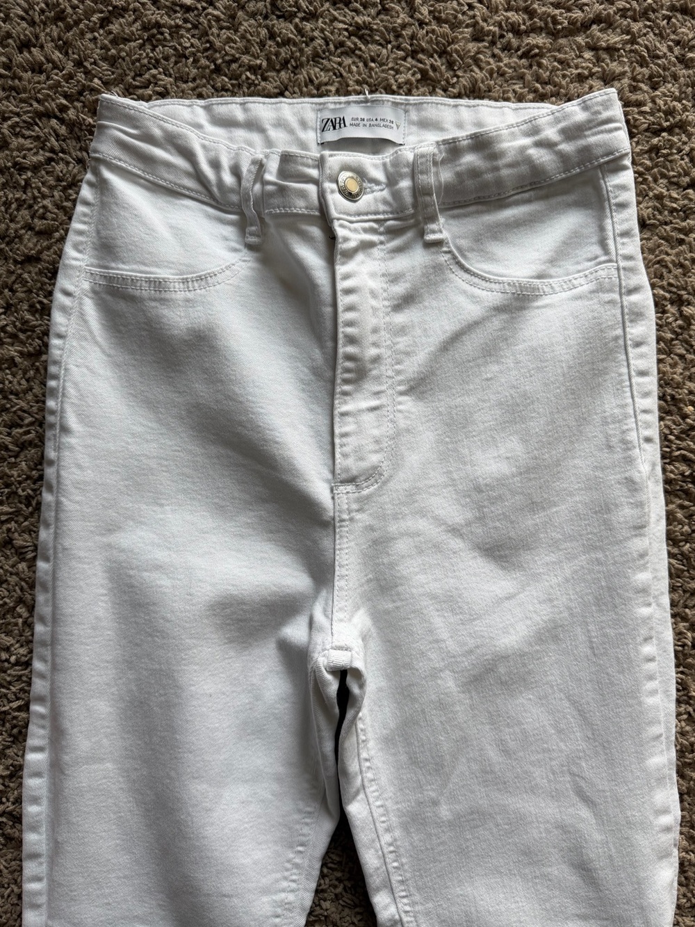 Zara White High-Rise Jeans with Silver-Gold Button - Picture 2 of 5